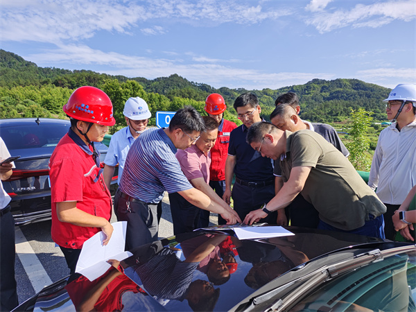 6月12日，洪董，張總陪同王奇勇縣長一行督導防洪工程項目.jpg